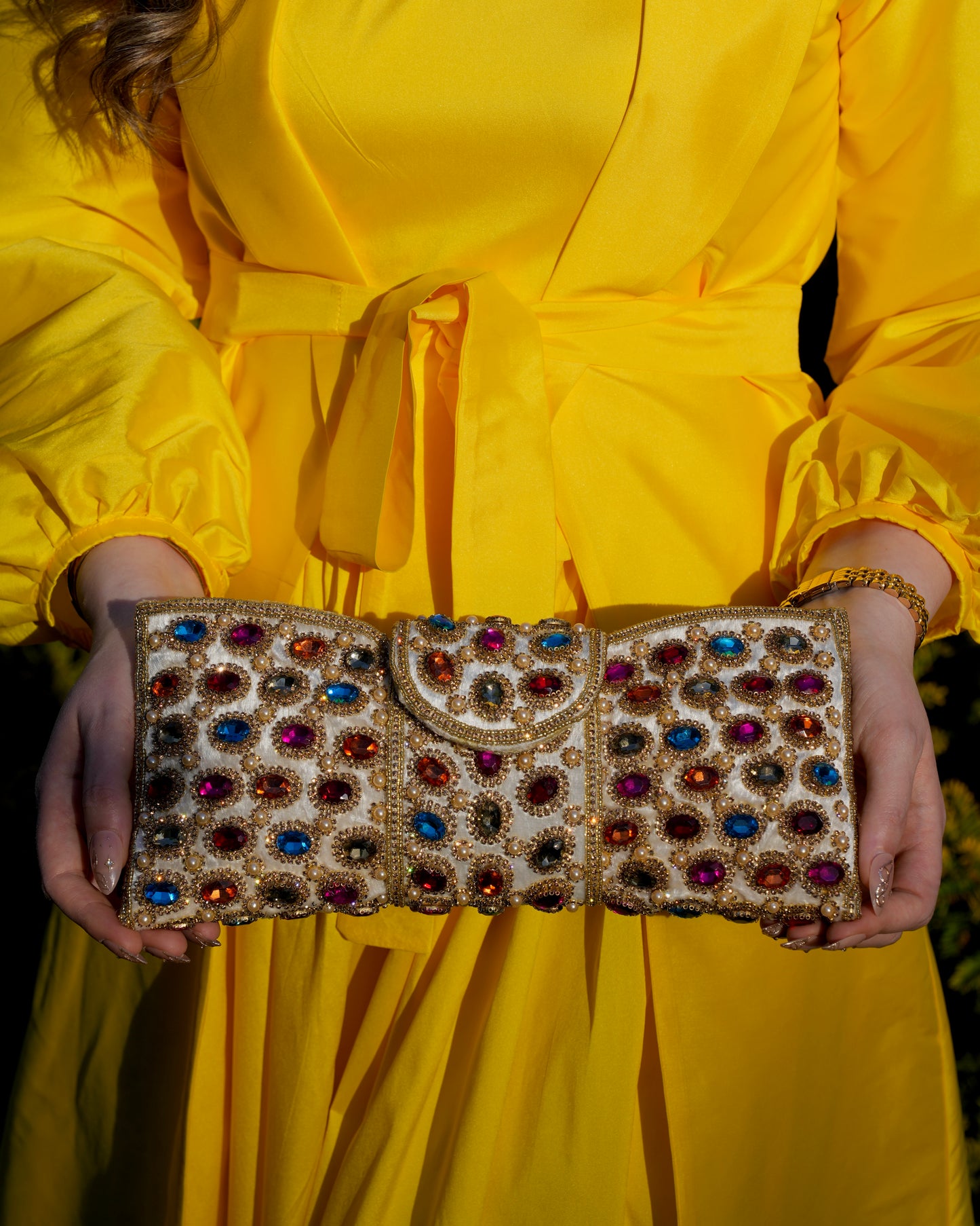 Divina - Crystal Bow Clutch