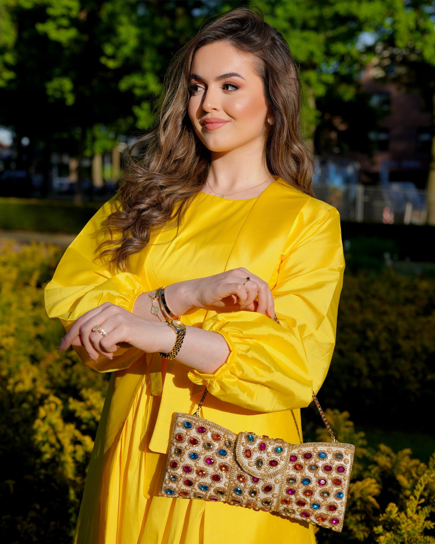Divina - Crystal Bow Clutch